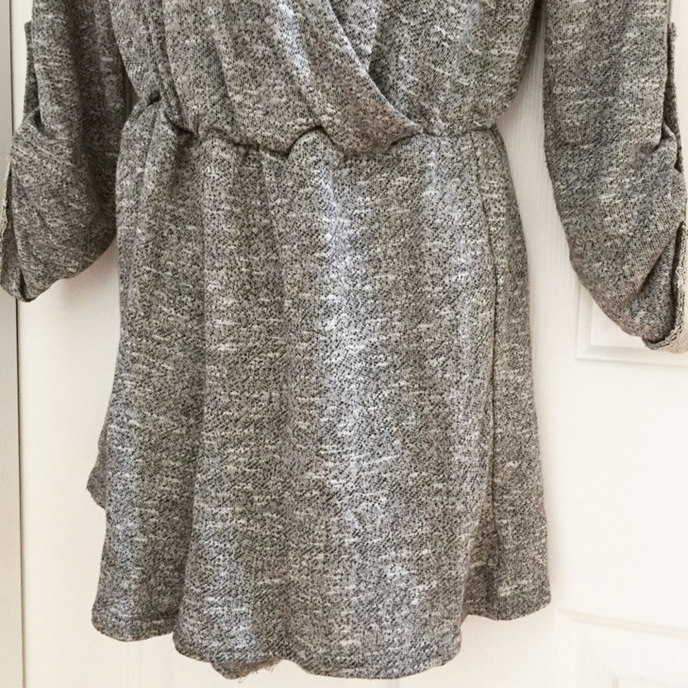 Heather Grey Long Sleeve Romper - Picture 3 of 5